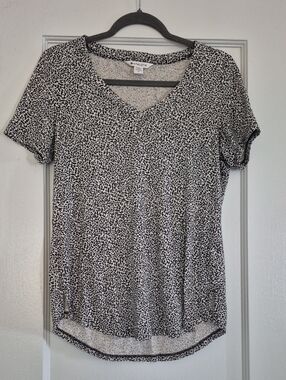 Athleta Breezy V Neck Short Sleeve Shirt In Leopard